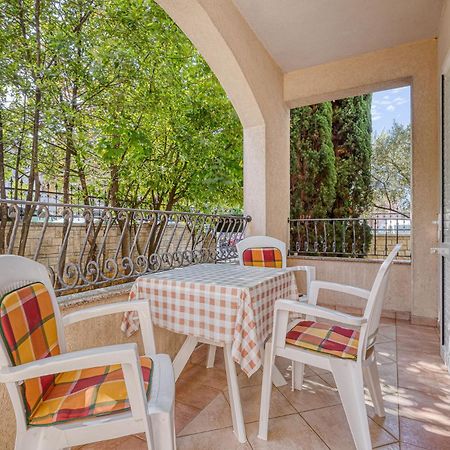 House Laura 200M From The Beach And The Center Apartment Porec Exterior photo